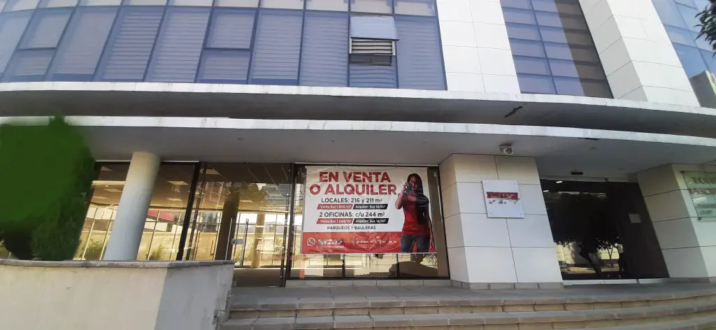 Property for sale or rent banner in a street of Obrajes La Paz Bolivia