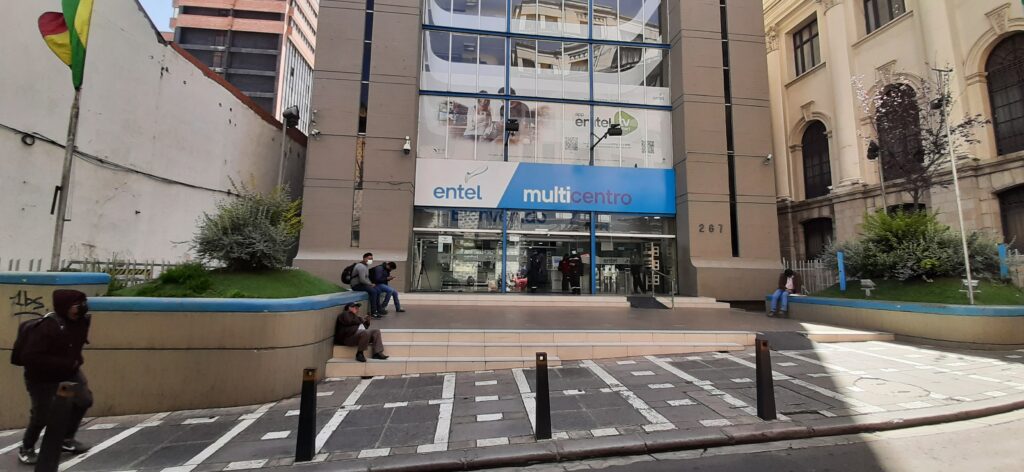 Oficina central de Entel la telefonica mas grande en el pais en La Paz Bolivia