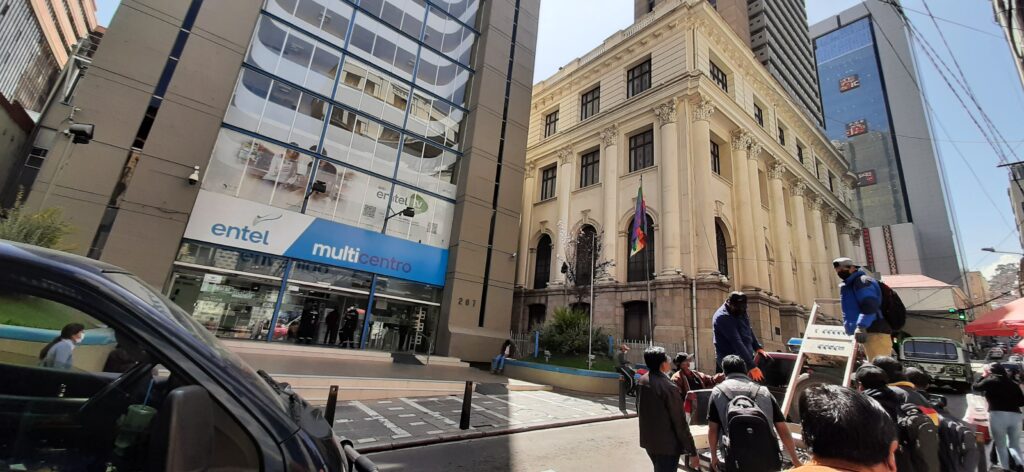 Oficinas principales de Entel en el centro de La Paz Bolivia