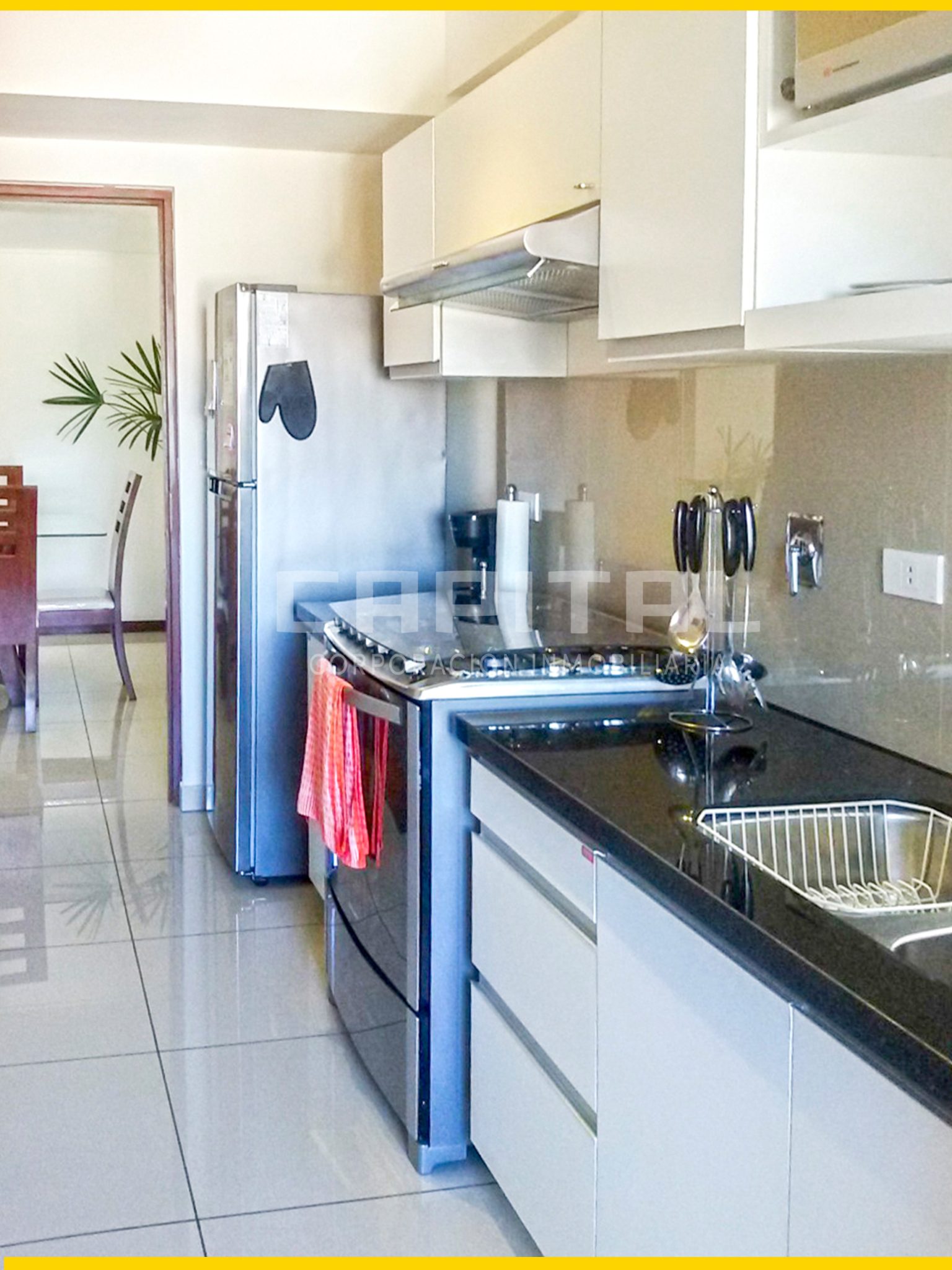 5 departamento en alquiler de dos dormitorios mas garage en edificio Macororo 7 zona Equipetrol Santa Cruz Bolivia Maria Rene David