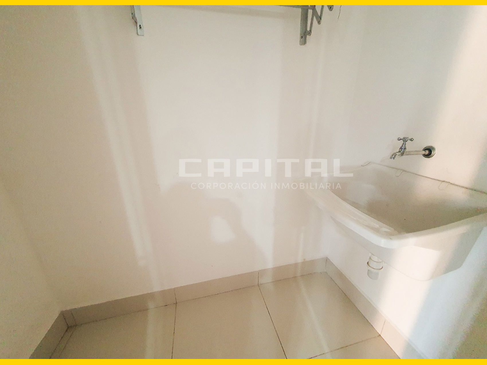 8 departamento para vivienda u oficina de dos dormitorios y parqueo zona norte torre La Salle Santa Cruz Bolivia Maria Rene David