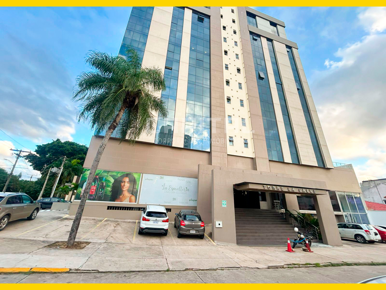 1 departamento en venta de tres dormitorios en zona norte Torre La Salle Santa Cruz Bolivia Maria Rene David