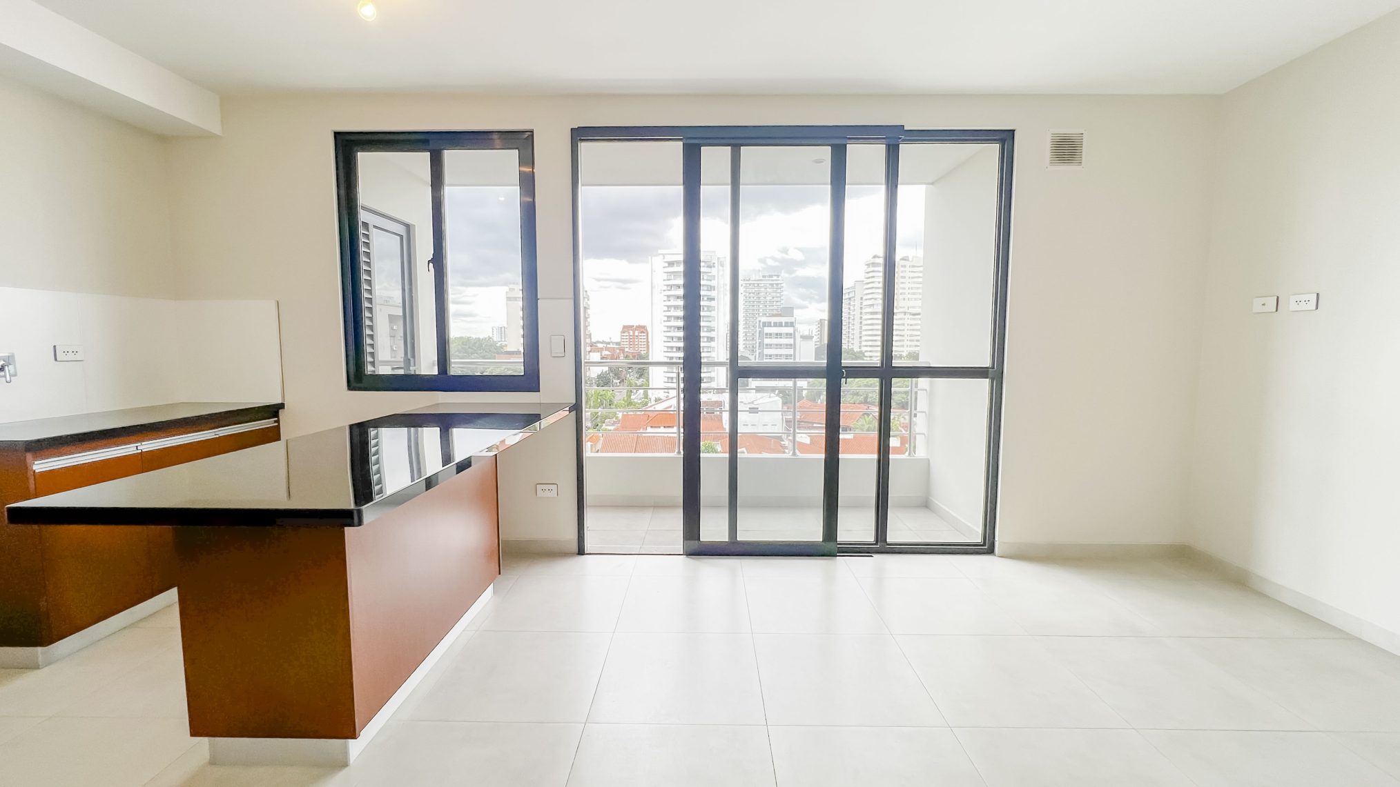 2.departamento 2 habitaciones en alquiler Cond. Irala confort Santa Cruz de la sierra Maria Carolina Pedriel