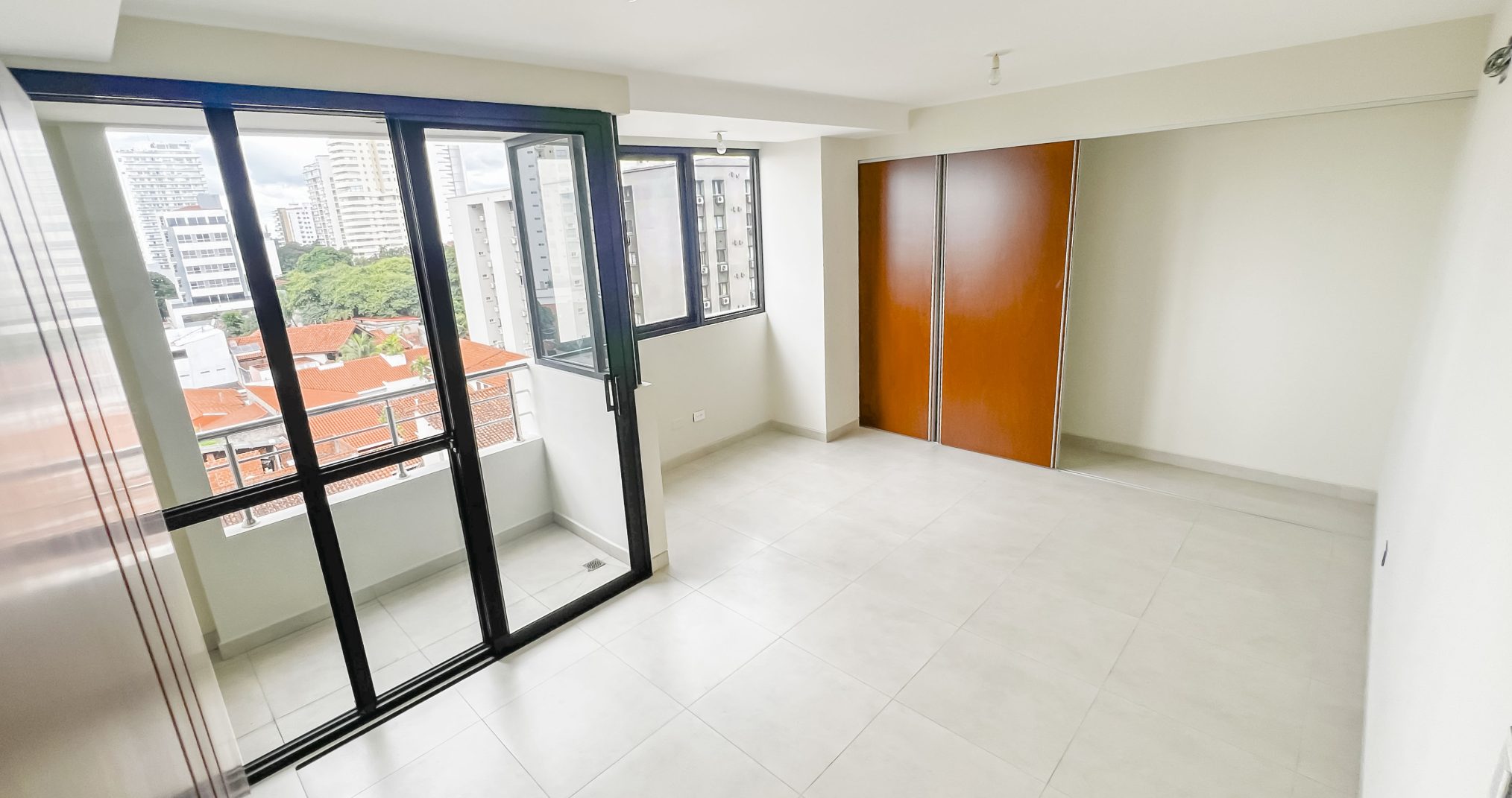 4.departamento 2 habitaciones en alquiler Cond. Irala confort Santa Cruz de la sierra Maria Carolina Pedriel