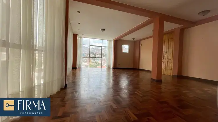 DEPARTAMENTO DUPLEX EN VENTA CON TERRAZA PRIVADA EN ACHUMANI C. 11
