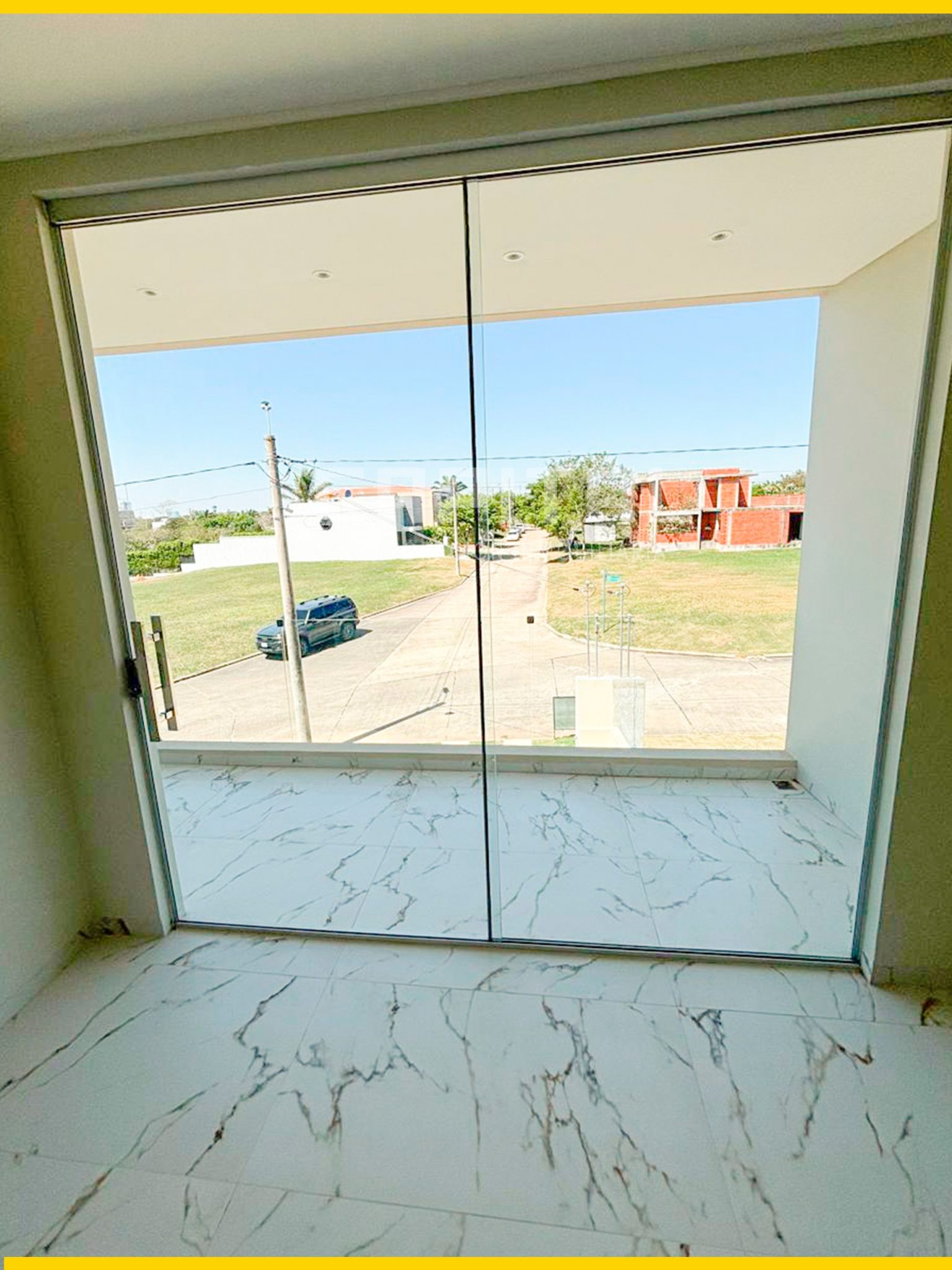 24 casa en venta a estrenar de tres dormitorios en Condominio Florida 2 Zona Urubo Santa Cruz Bolivia Maria Rene David