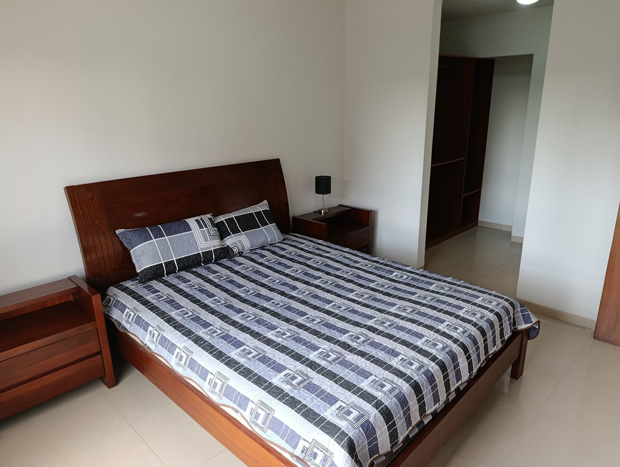 1 departamento en venta de 1 dormitorio en Equipetrol Edificio Europeo Avenida San Martin entre tercer y cuarto anillo Santa Cruz Bolivia Maria Rene David