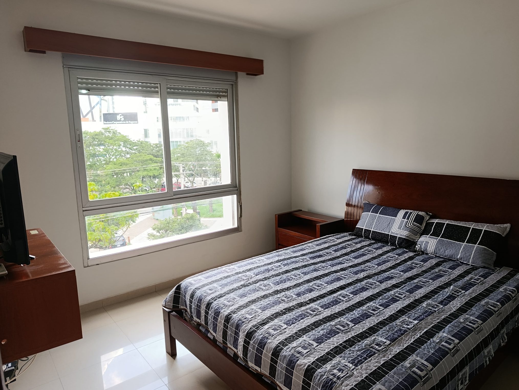 2 departamento en venta de 1 dormitorio en Equipetrol Edificio Europeo Avenida San Martin entre tercer y cuarto anillo Santa Cruz Bolivia Maria Rene David