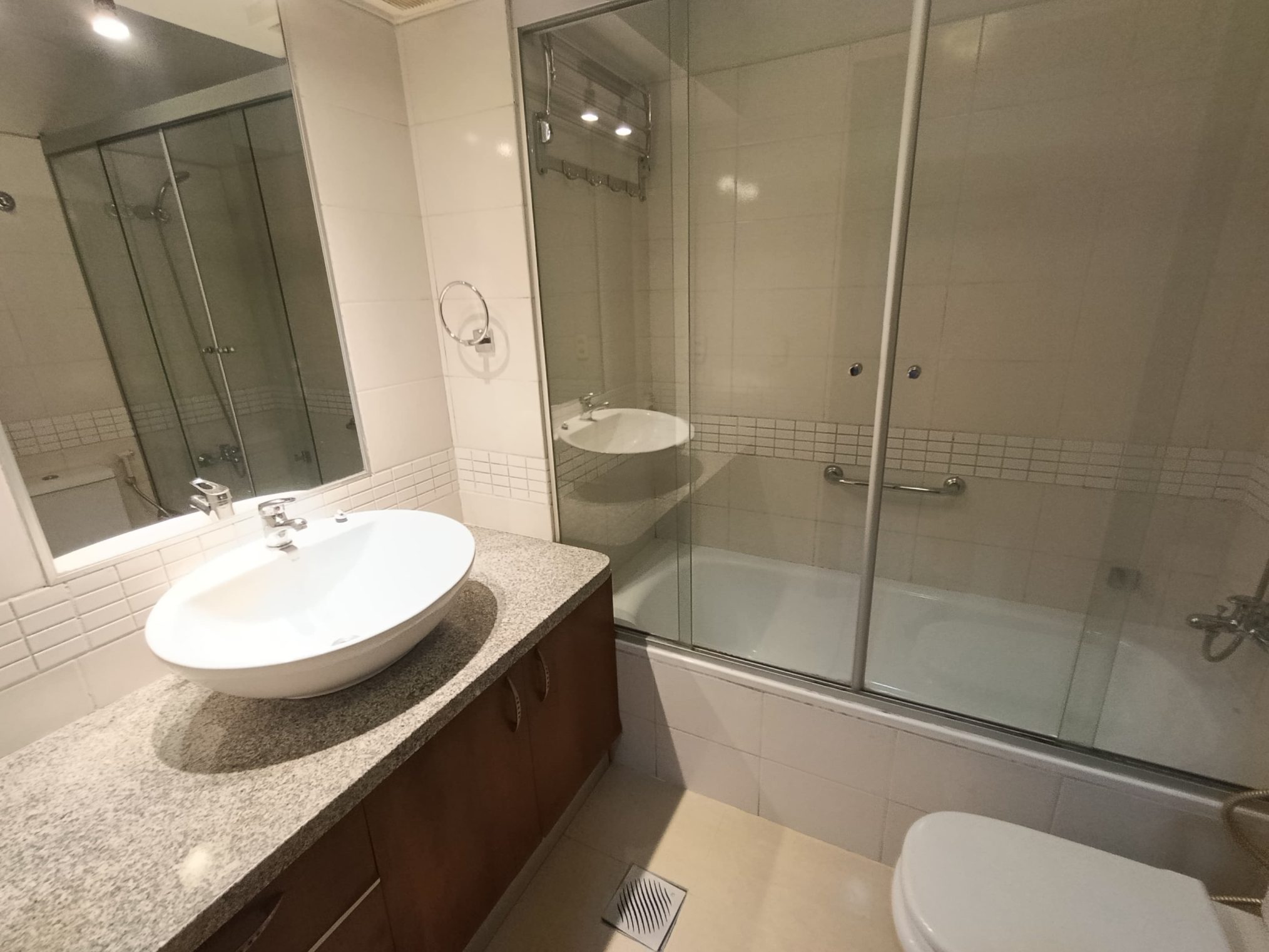 3 departamento en venta de 1 dormitorio en Equipetrol Edificio Europeo Avenida San Martin entre tercer y cuarto anillo Santa Cruz Bolivia Maria Rene David